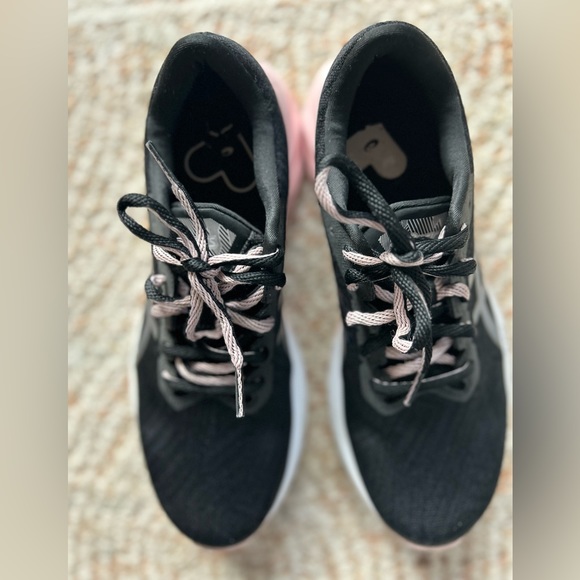 ASICS sneakers almost new! - Picture 9 of 10